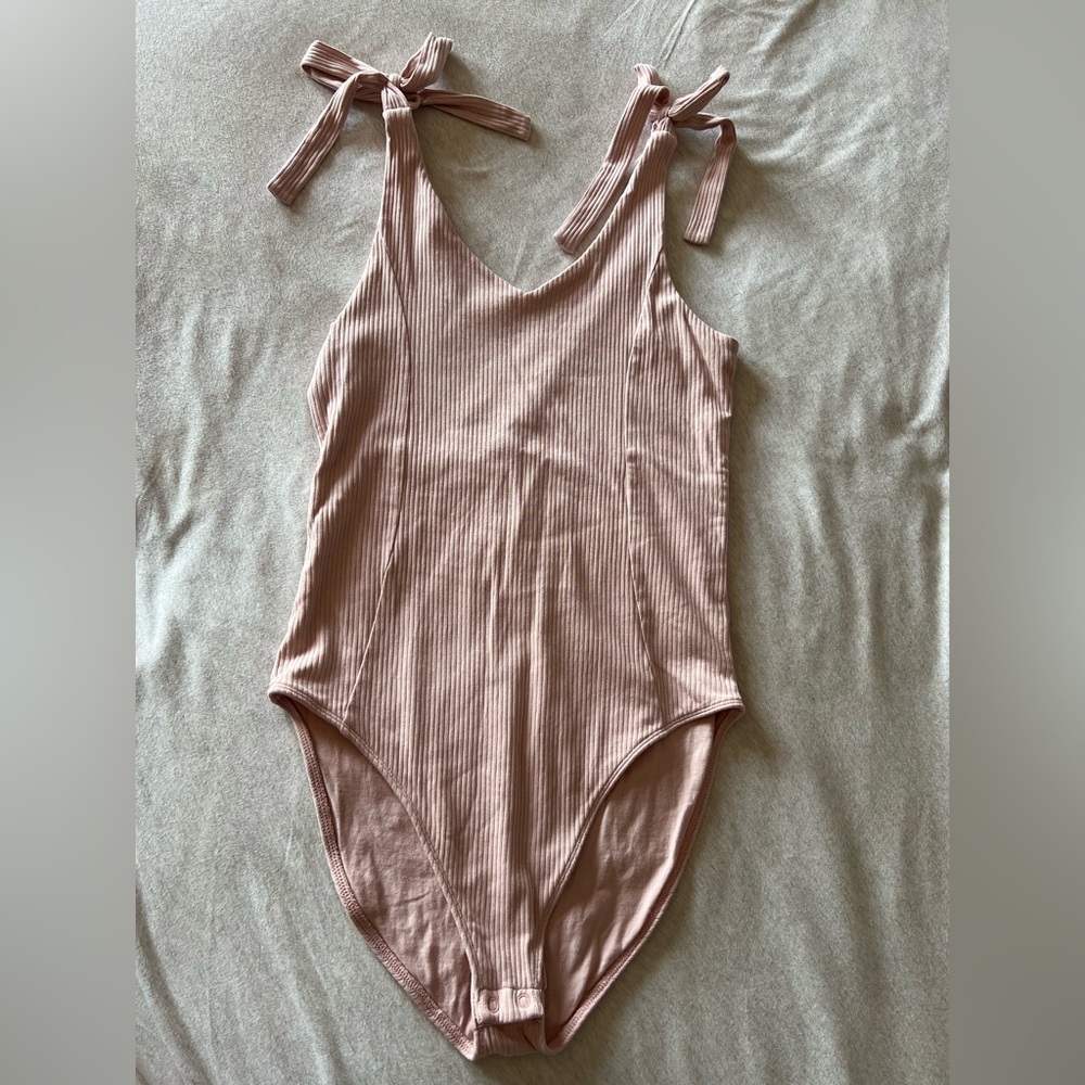 Old Navy light pink ribbed bodysuit